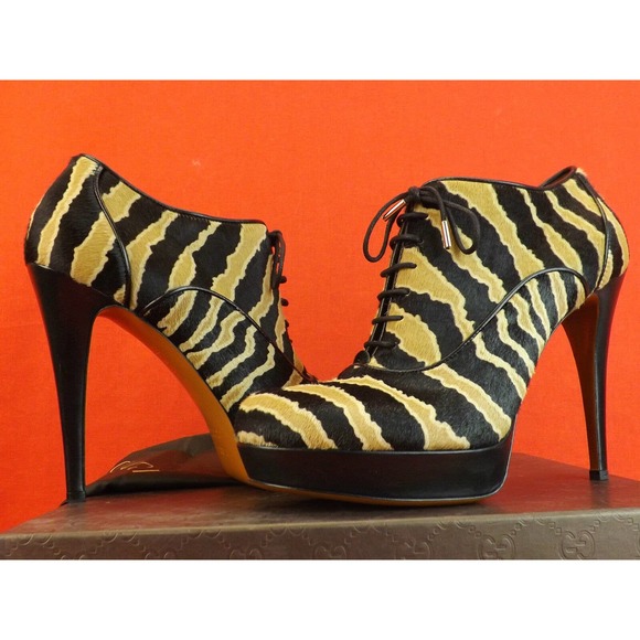 NIB GUCCI BETTY BLACK CARAMEL ZEBRA PRINT HAIR LACE UP PLATFORM ANKLE BOOTS 35.5 - Picture 4 of 12